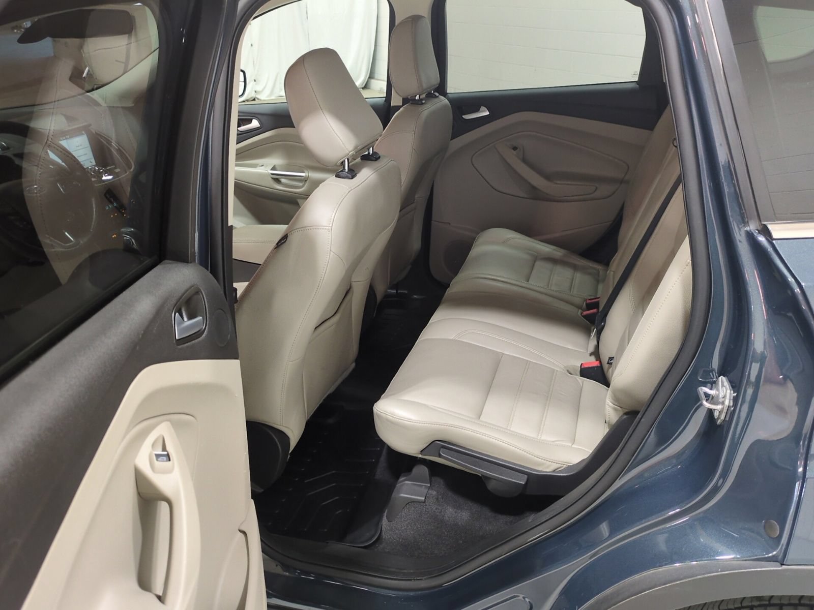 Used 2019 Ford Escape Titanium AWD/4WD image 14