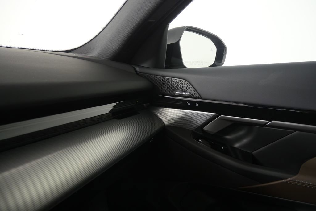 Certified 2026 BMW 530i image 28