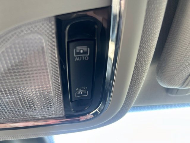Used 2021 Jeep Cherokee Latitude Lux w/ Sun & Sound Group AWD/4WD image 39