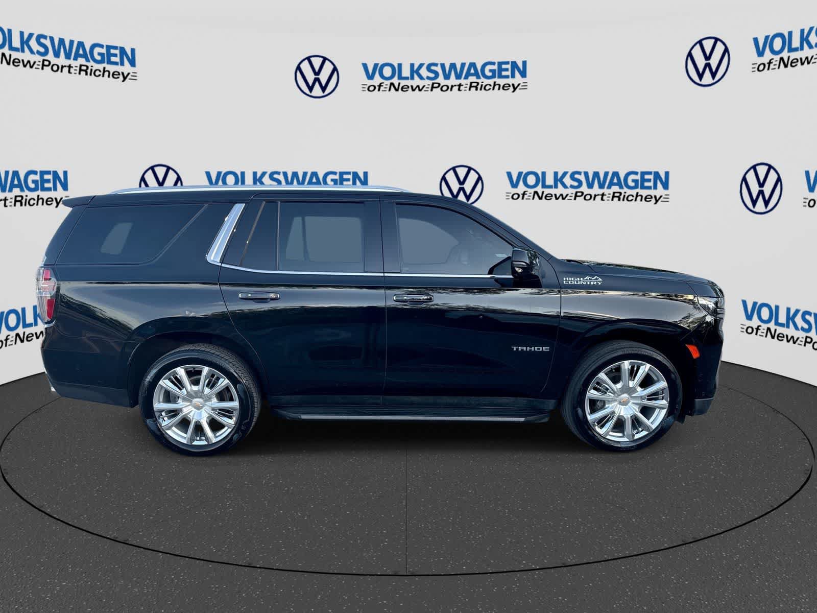 Used 2024 Chevrolet Tahoe High Country w/ Advanced Technology Package AWD/4WD image 15