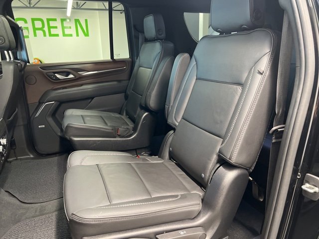 Used 2021 GMC Yukon XL Denali w/ Denali Premium Package image 28