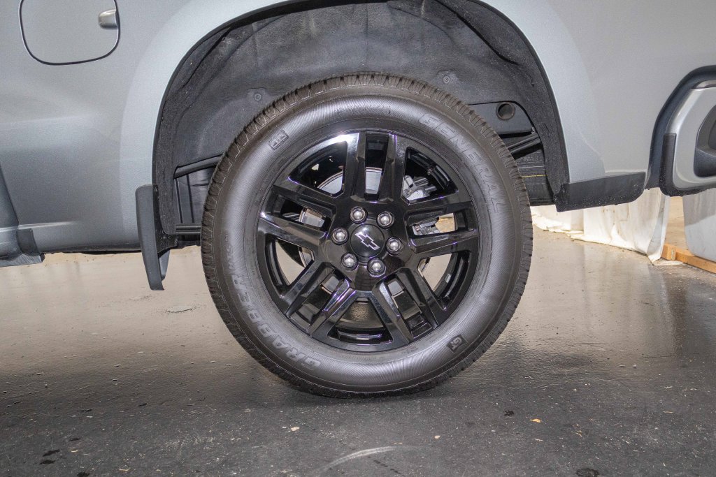 Used 2026 Chevrolet Silverado 1500 Custom w/ LPO, Dark Essentials Package AWD/4WD image 7