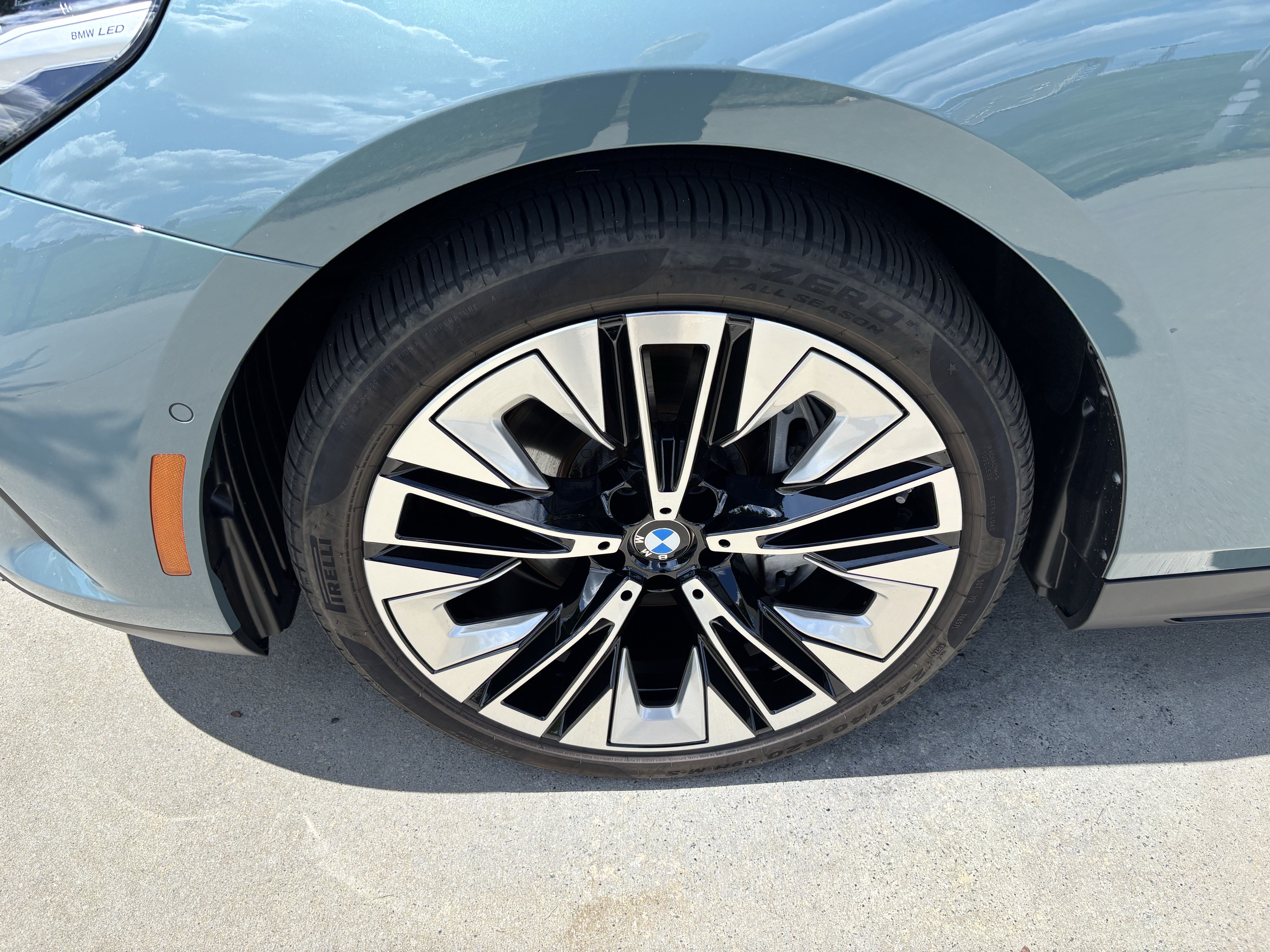 Used 2026 BMW 540i xDrive AWD/4WD image 13