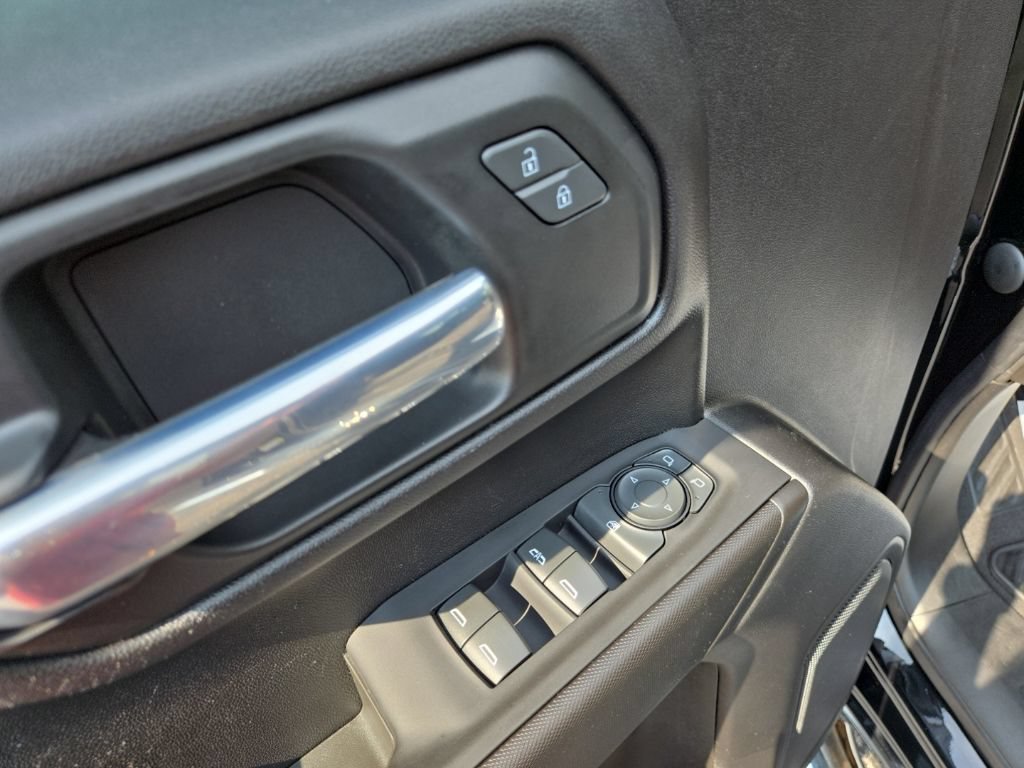 Certified 2022 Chevrolet Silverado 1500 Custom AWD/4WD image 15