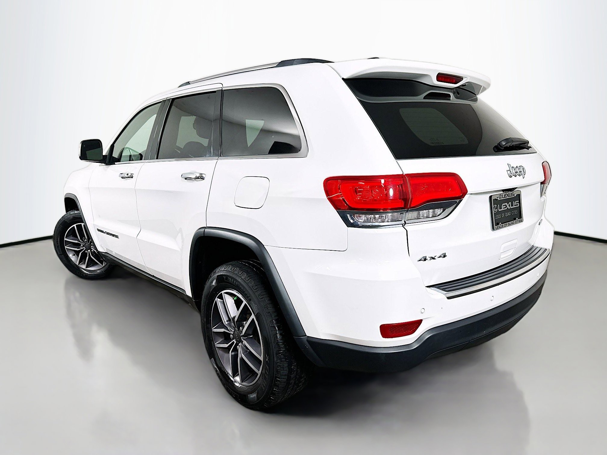 Used 2019 Jeep Grand Cherokee Limited AWD/4WD image 5