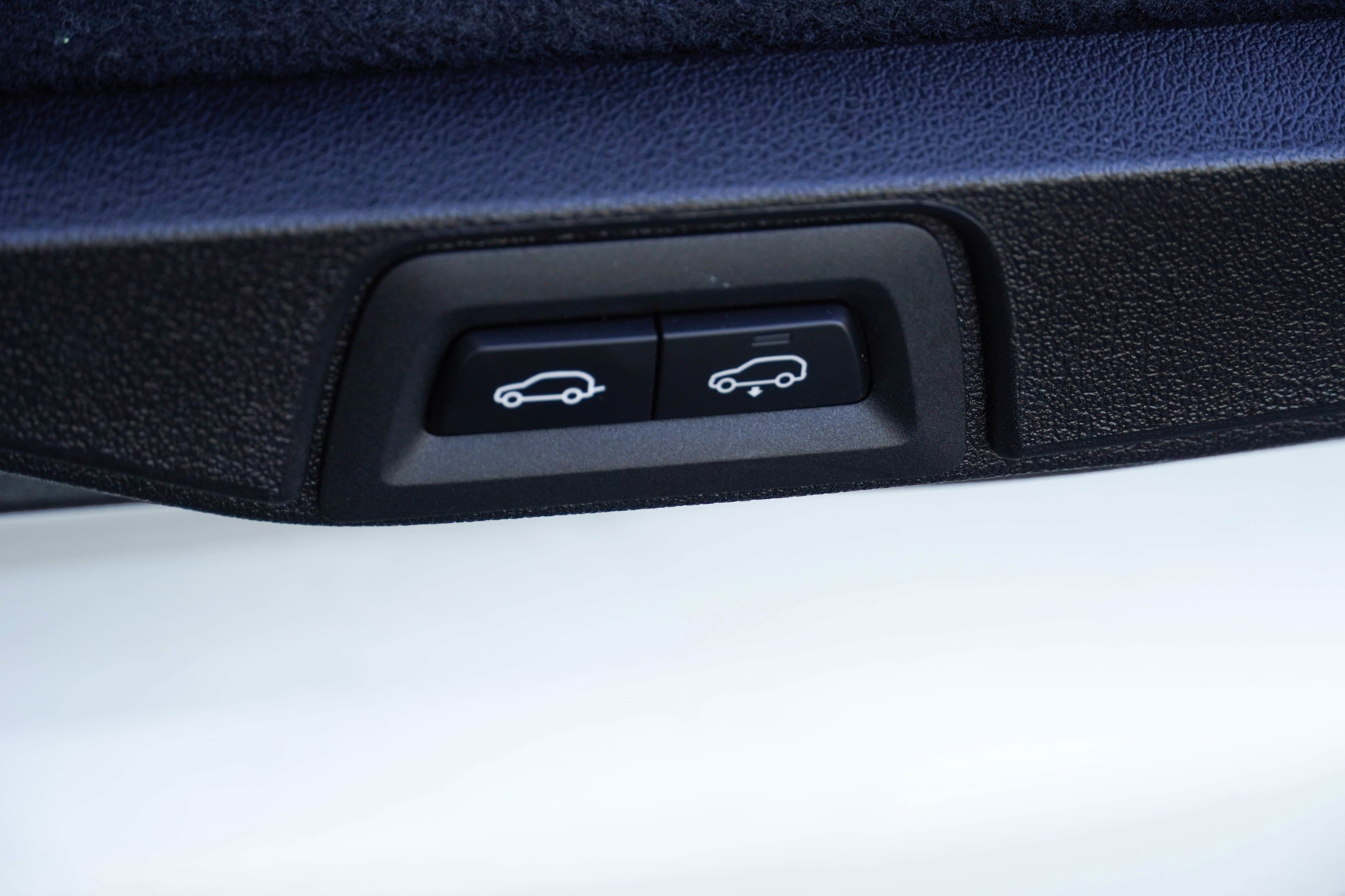 Certified 2024 BMW X7 M60i w/ Executive Package image 43