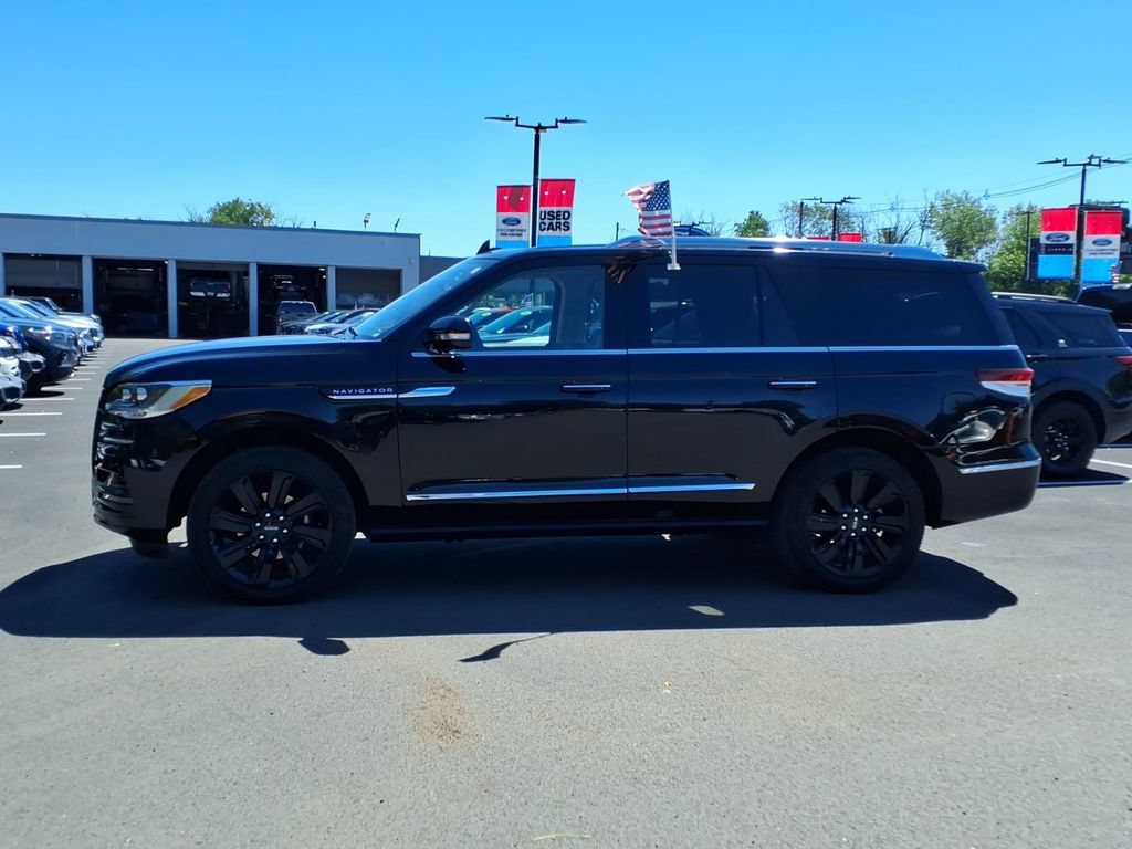 Certified 2024 Lincoln Navigator Reserve AWD/4WD image 21