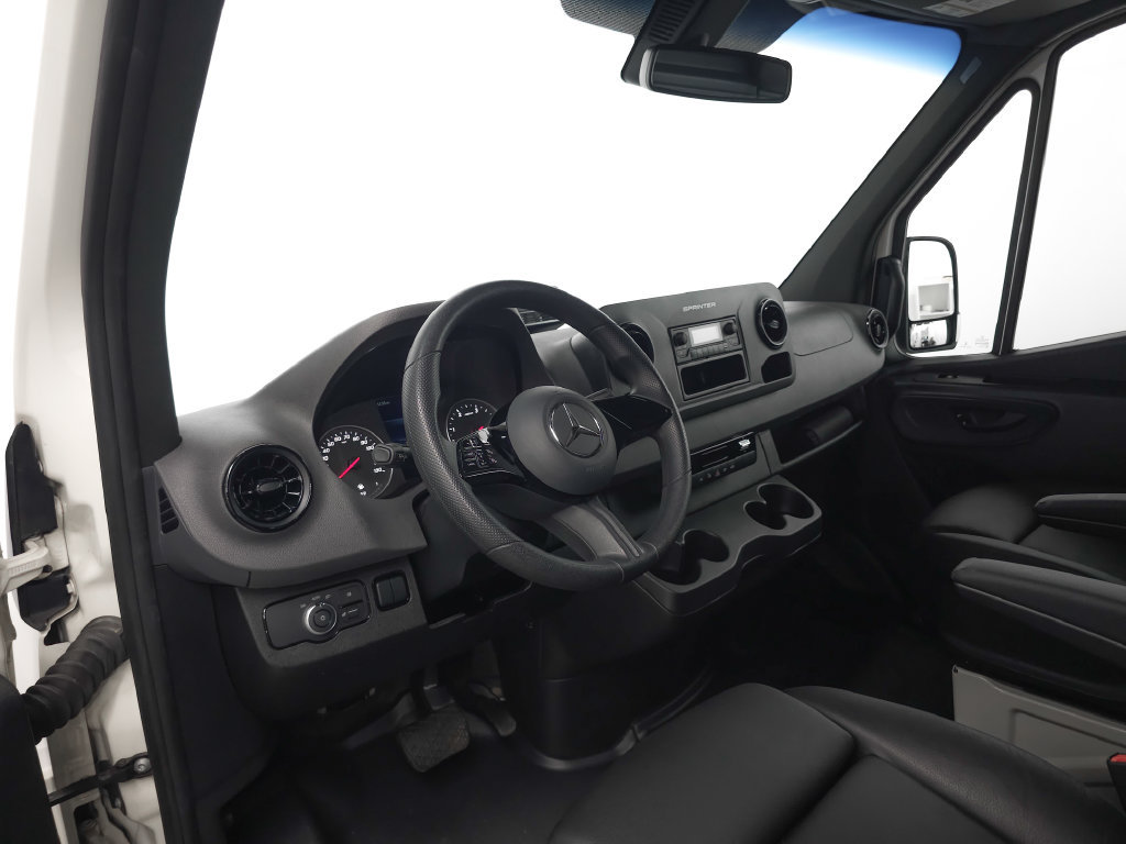 Used 2025 Mercedes-Benz Sprinter 2500 image 8
