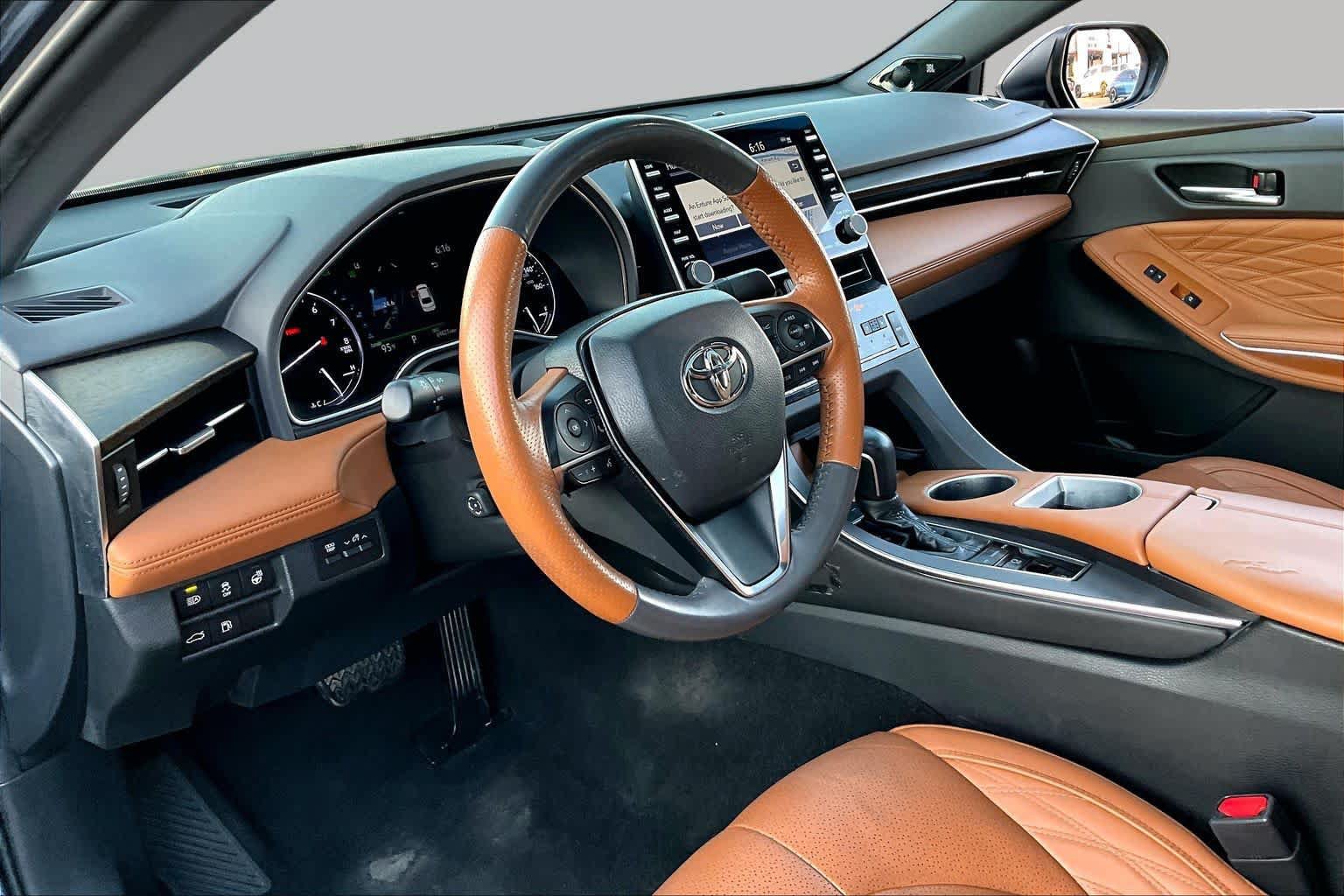 Used 2020 Toyota Avalon Limited FWD image 18