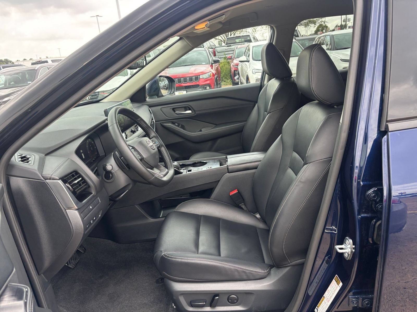 Used 2026 Nissan Rogue SL FWD image 29