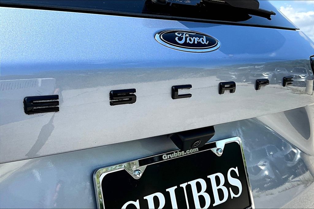 Used 2022 Ford Escape SEL w/ SEL Stealth AWD Package image 43