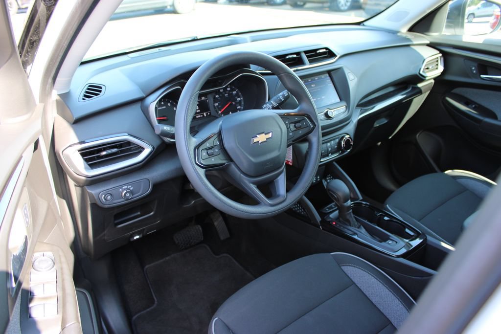 Used 2023 Chevrolet TrailBlazer LS FWD image 10