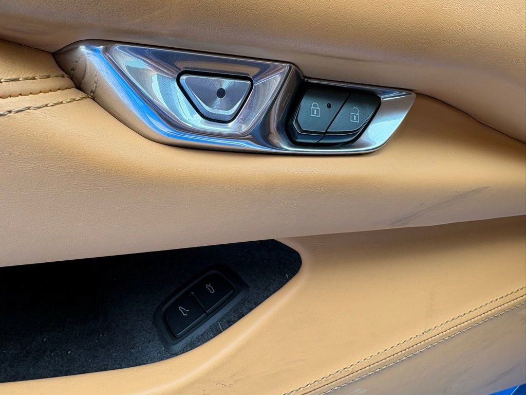 Used 2023 Chevrolet Corvette Stingray Premium Conv w/ Z51 Performance Package image 20