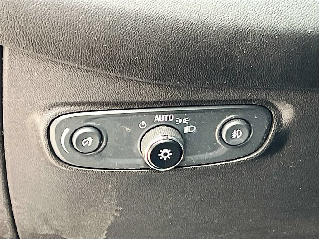 Used 2023 Chevrolet Equinox Premier AWD/4WD image 10