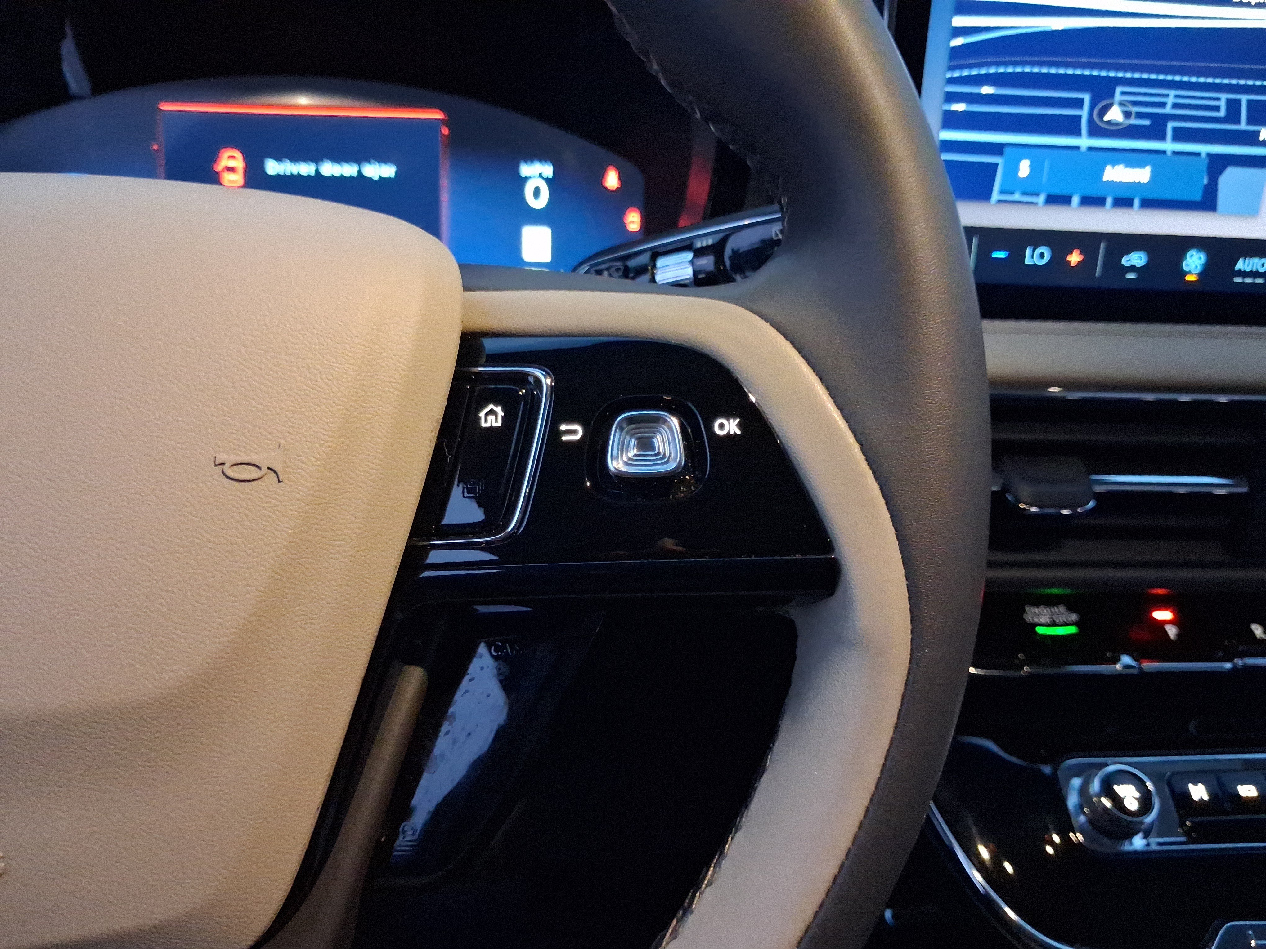 Certified 2024 Lincoln Corsair FWD image 18