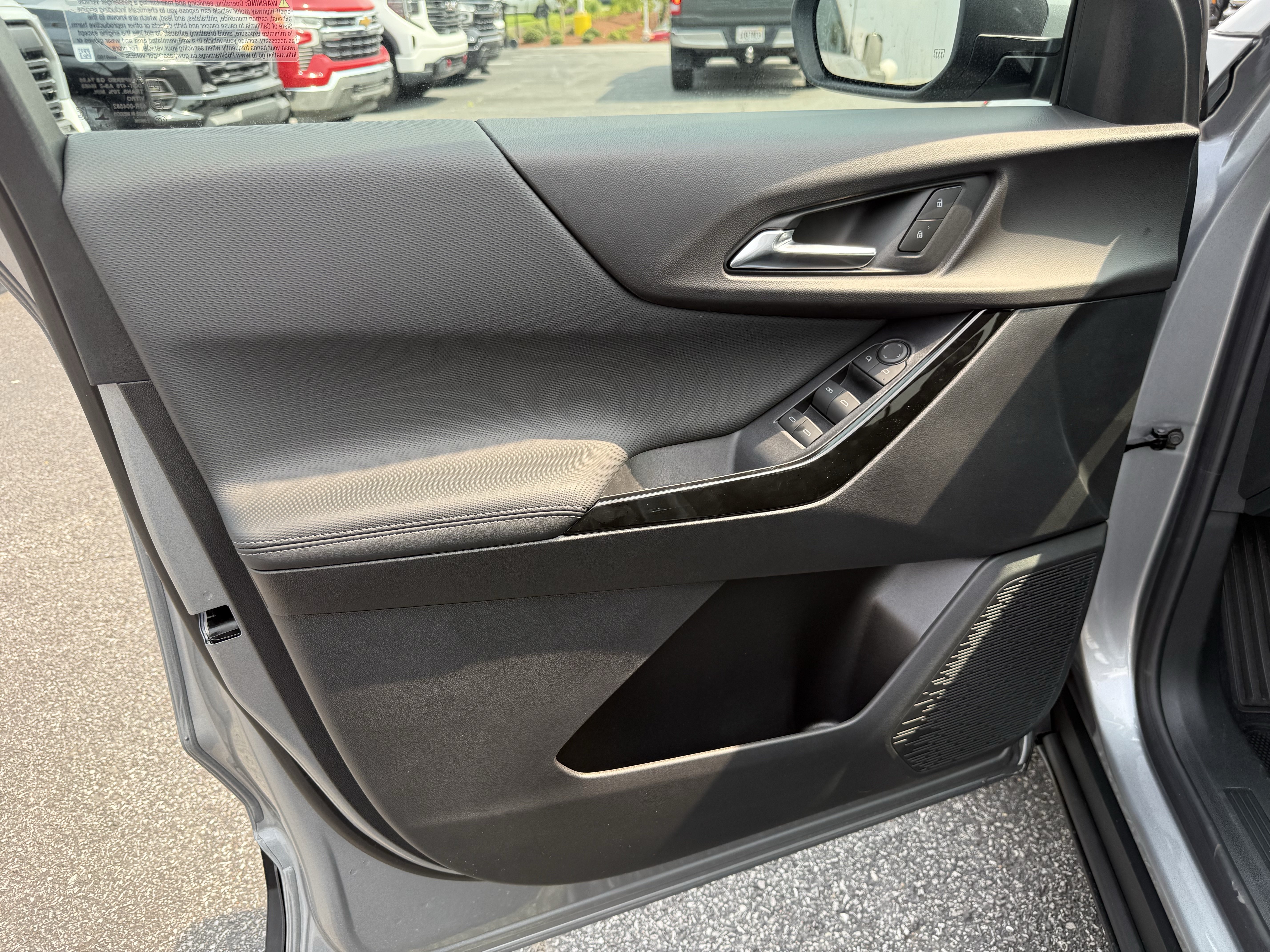 New 2027 Chevrolet Equinox LT w/ Safety and Technology Package FWD image 14