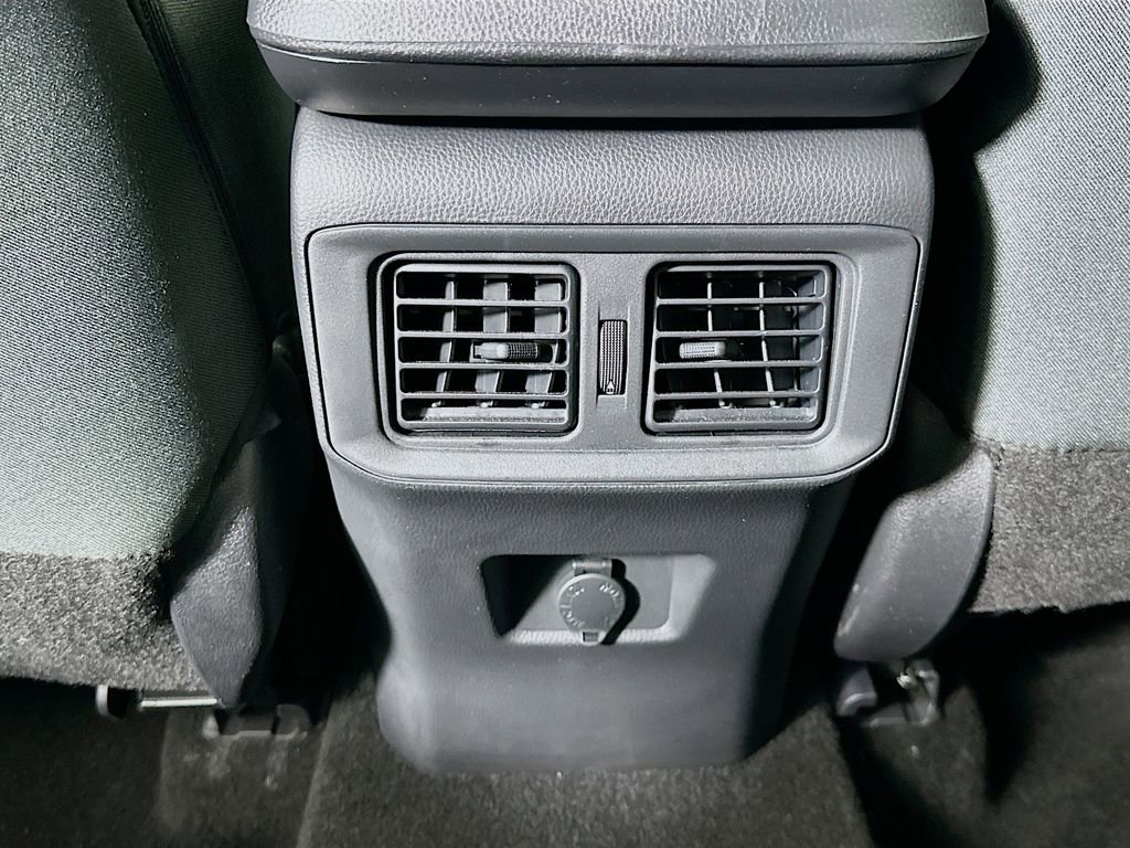 Used 2022 Toyota RAV4 LE image 24