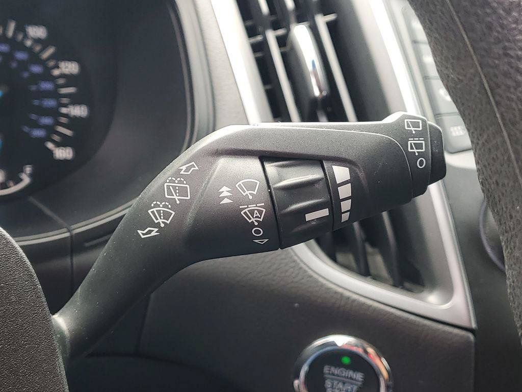 Used 2019 Ford Edge SE AWD/4WD image 13
