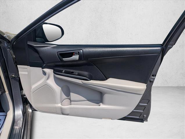 Used 2014 Toyota Camry LE FWD image 25