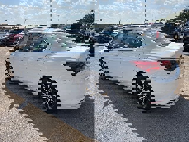 Used 2015 Acura TLX FWD image 4