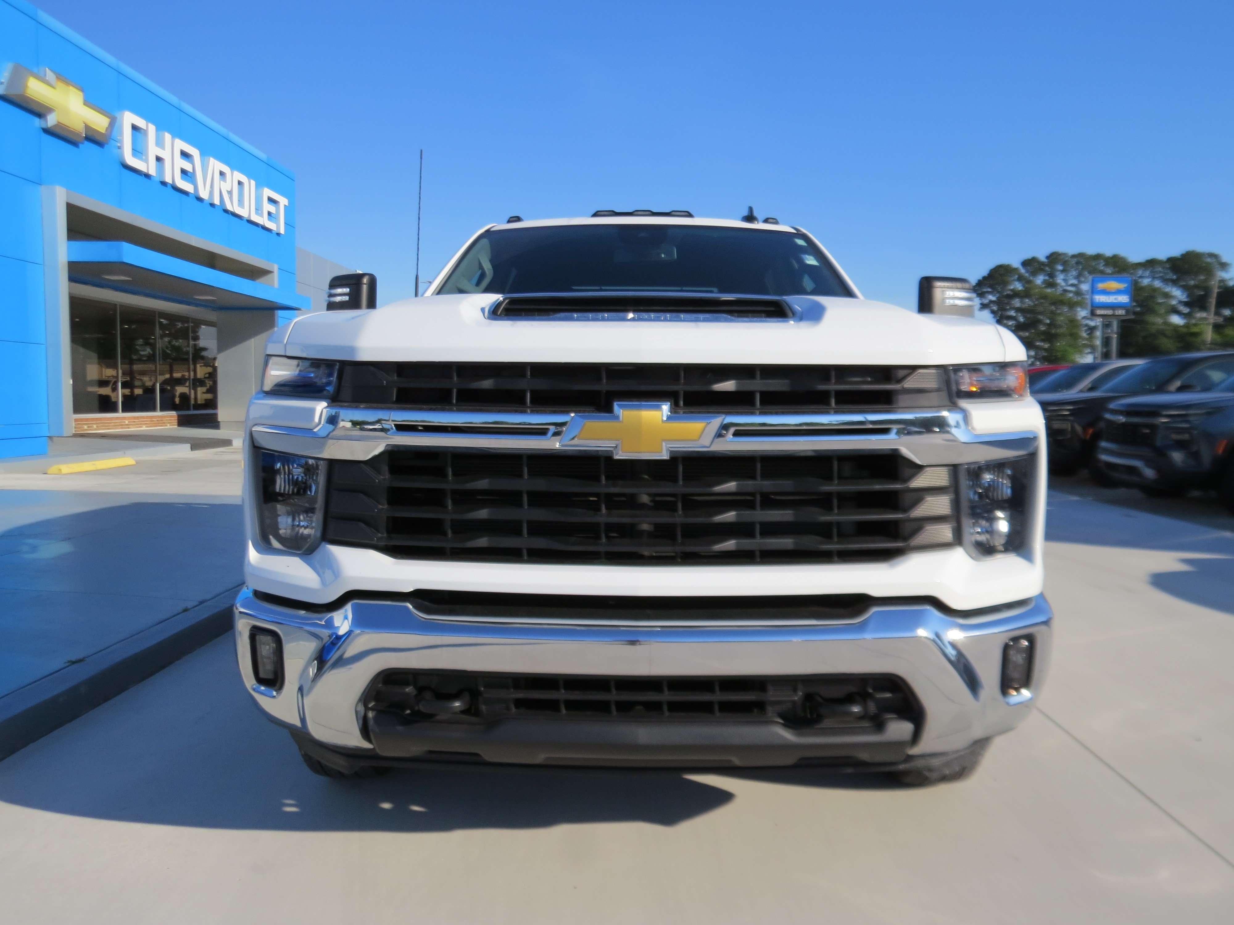 Used 2026 Chevrolet Silverado 3500 LT w/ Convenience Package AWD/4WD image 8