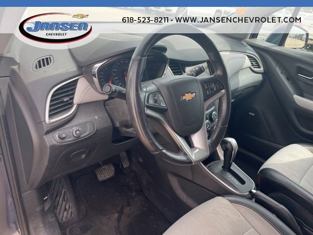 Used 2018 Chevrolet Trax LT w/ Sun & Sound Package image 12