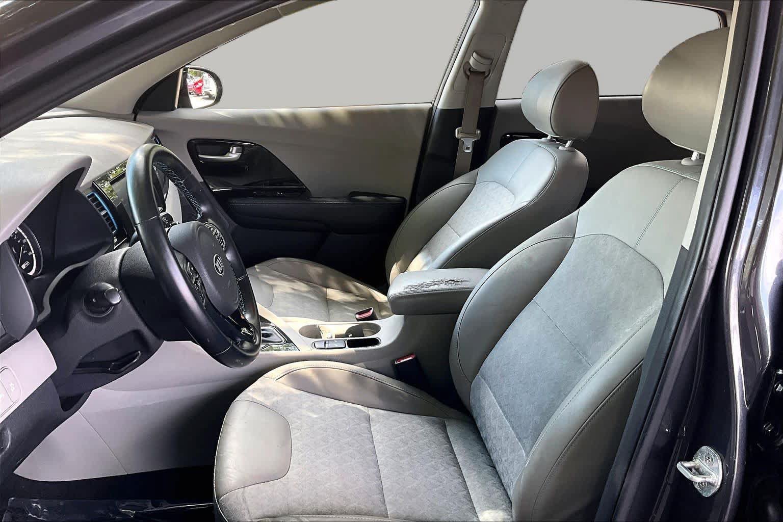 Used 2019 Kia Niro EX FWD image 8