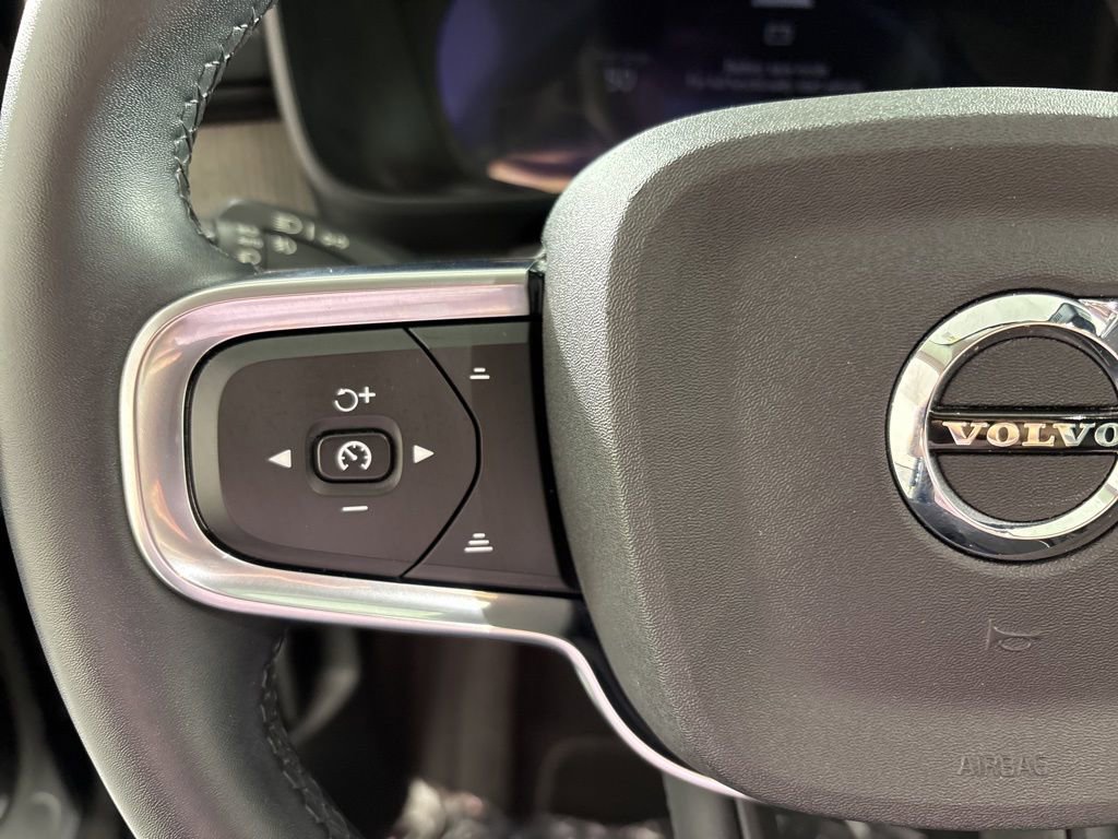 Used 2023 Volvo XC40 B5 Core w/ Protection Package Premier image 26