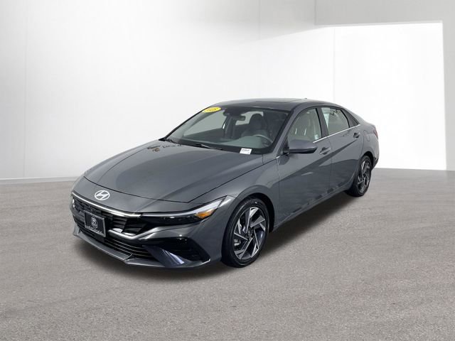 Certified 2025 Hyundai Elantra SEL FWD image 11