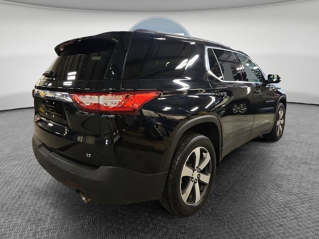 Used 2020 Chevrolet Traverse LT w/ LT Premium Package image 3