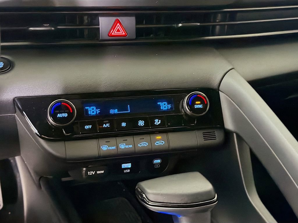 Used 2025 Hyundai Elantra Sport image 16