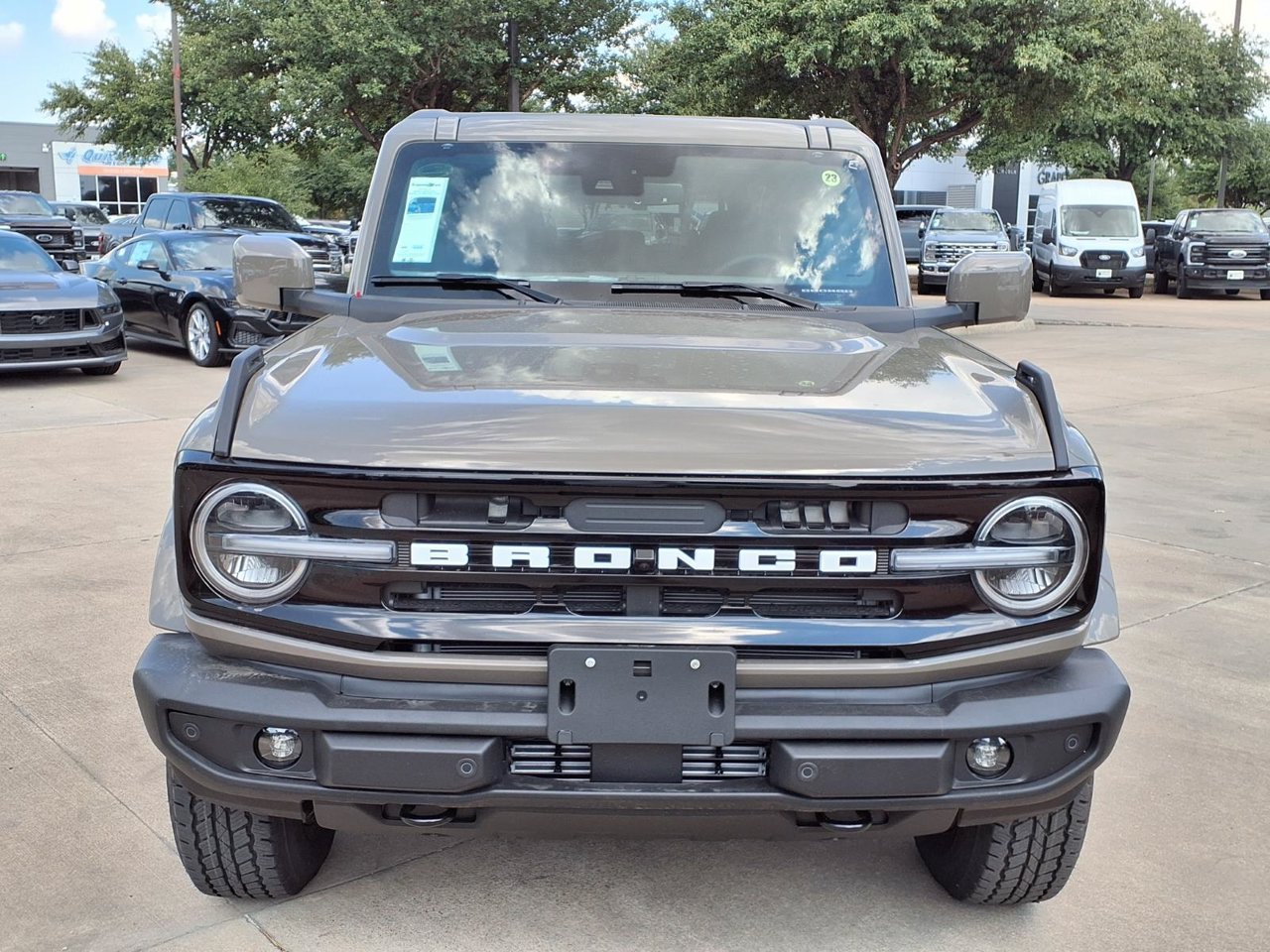 New 2026 Ford Bronco Outer Banks AWD/4WD image 2