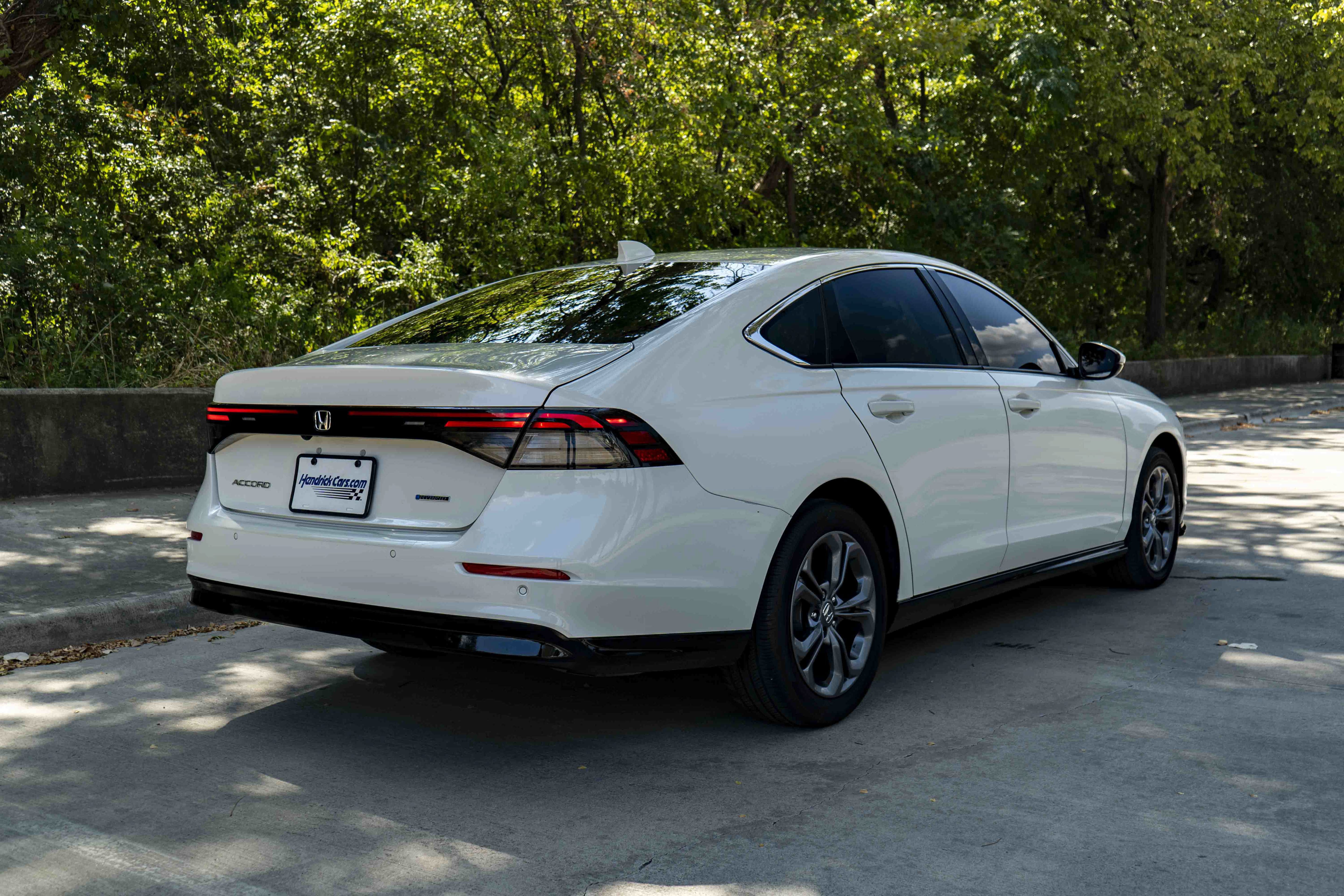 Used 2025 Honda Accord EX-L image 9