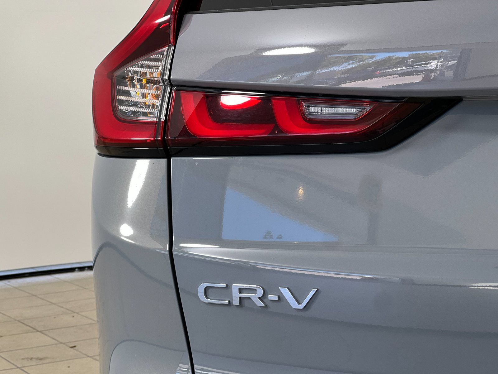 Used 2025 Honda CR-V EX image 26