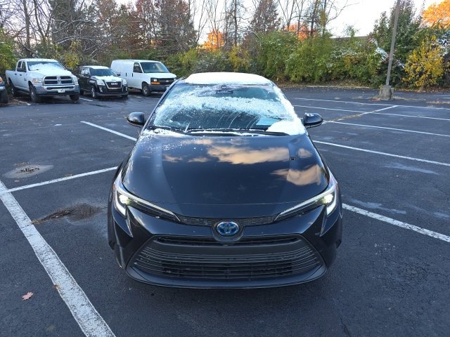 Used 2024 Toyota Corolla LE image 3