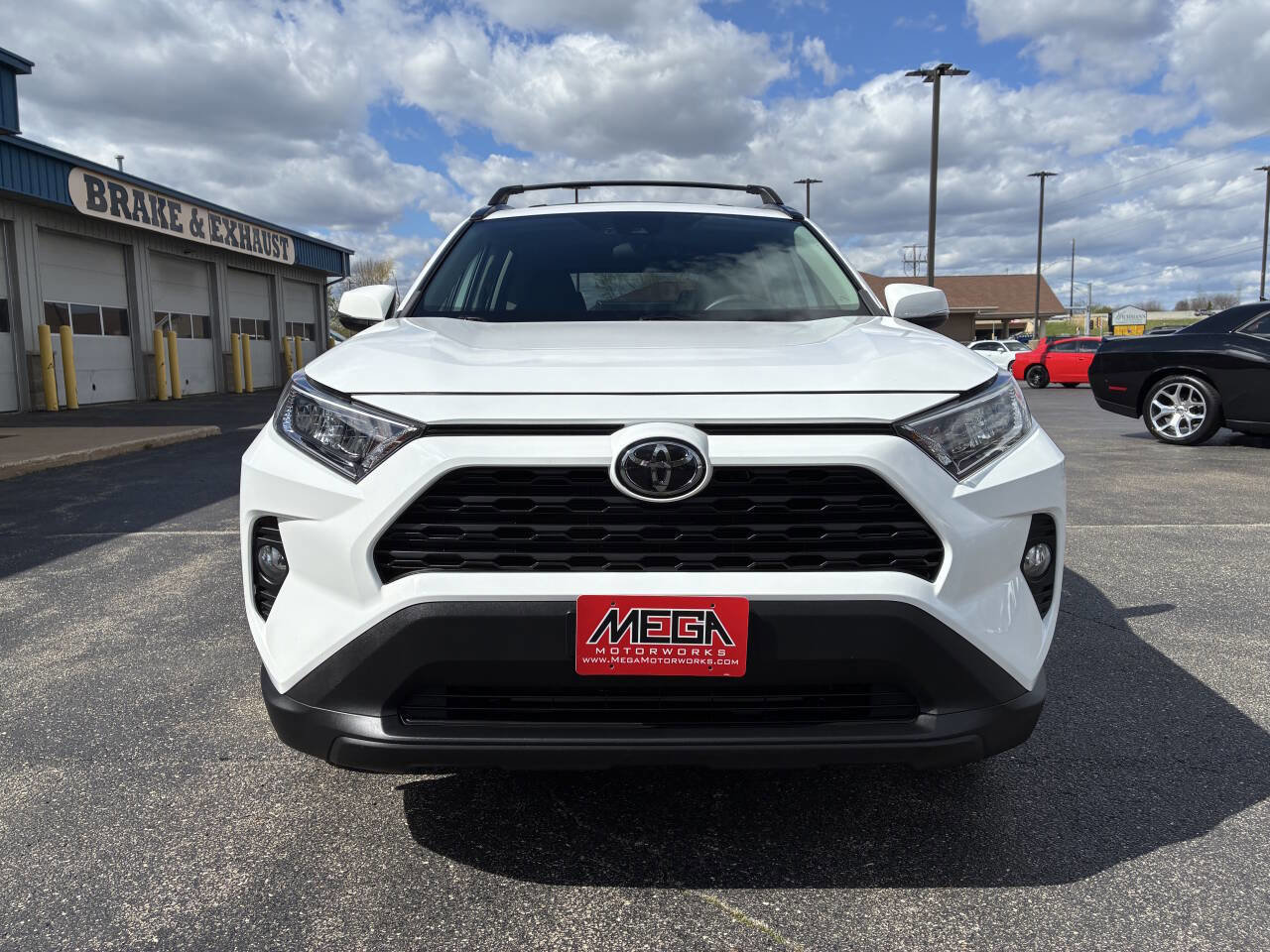 Used 2019 Toyota RAV4 XLE w/ Convenience Package AWD/4WD image 9