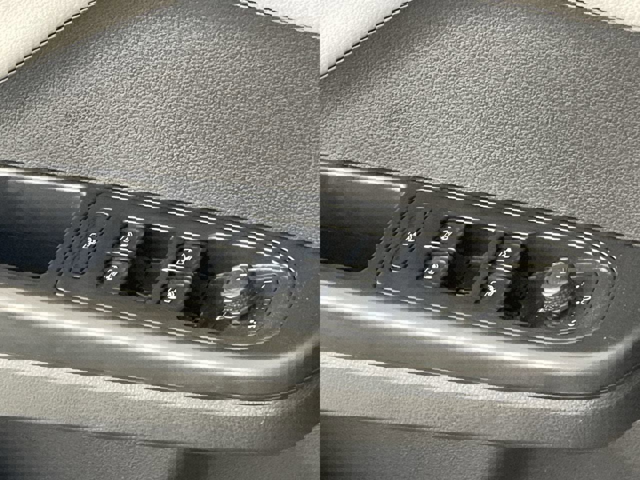 Used 2024 Volkswagen Taos SE FWD image 18