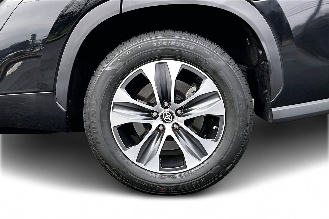 Used 2023 Toyota Highlander L image 33