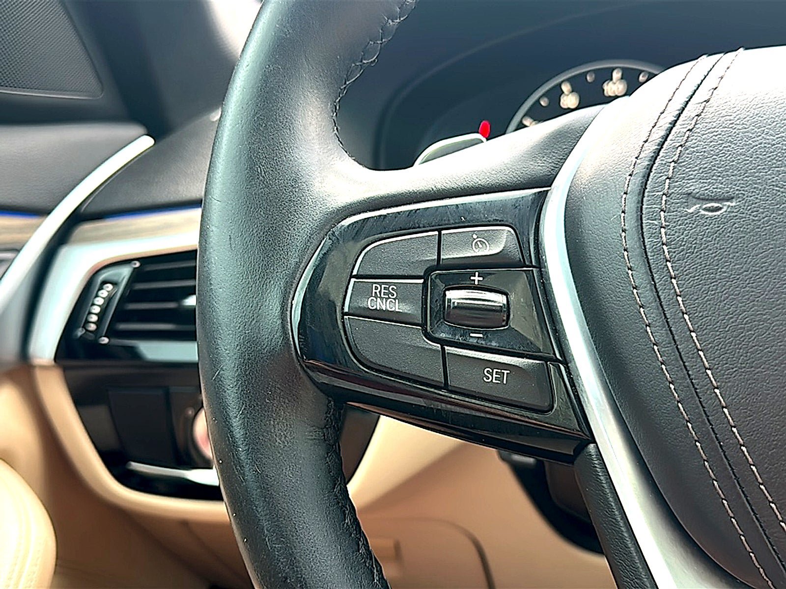 Used 2019 BMW 530i w/ Convenience Package RWD image 32