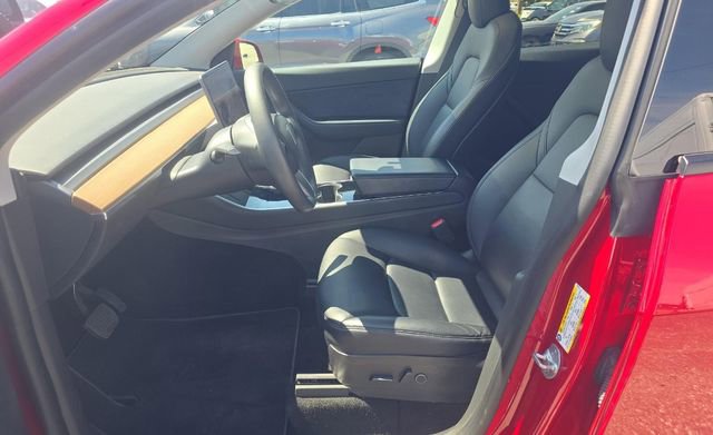 Used 2021 Tesla Model Y Long Range AWD/4WD image 3