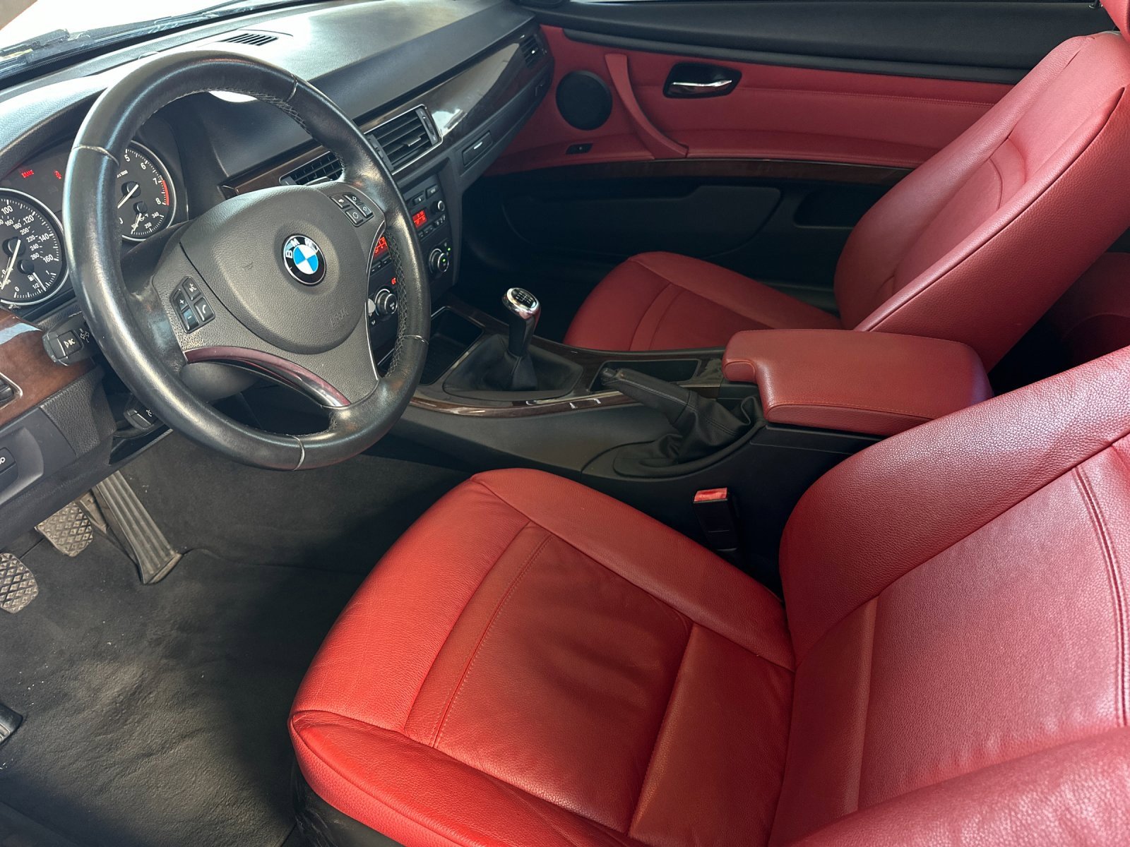 Used 2011 BMW 328i Coupe image 9