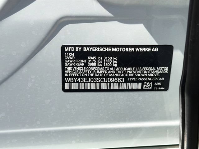 Used 2025 BMW i7 eDrive50 w/ Premium Package RWD image 42