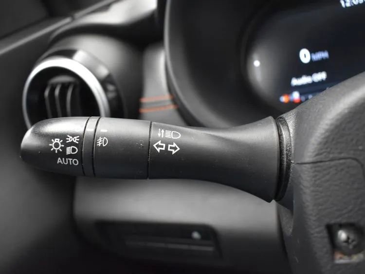 Used 2023 Nissan Kicks SR w/ SR Premium Package FWD image 24
