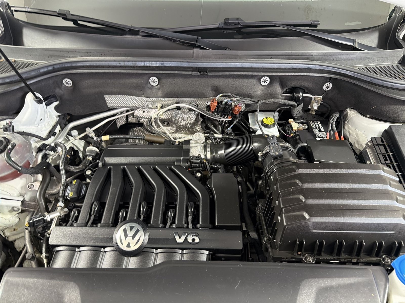 Used 2019 Volkswagen Atlas SEL R-Line AWD/4WD image 27