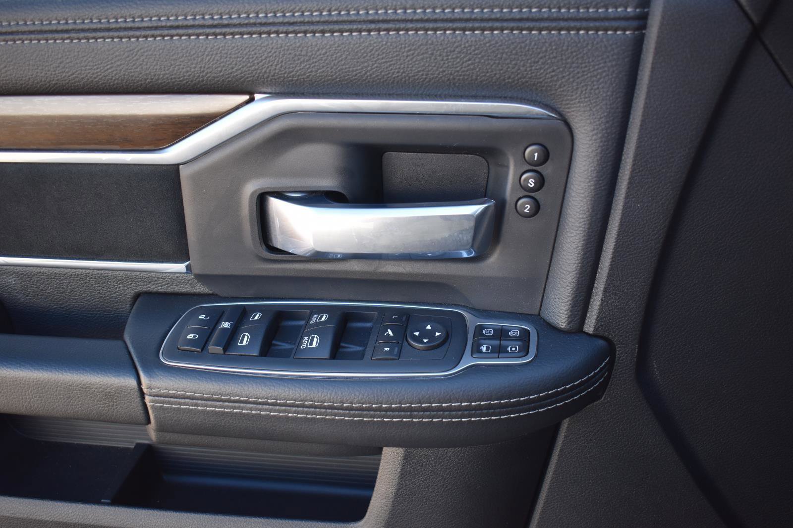 Used 2024 RAM 2500 Laramie w/ Safety Group image 19