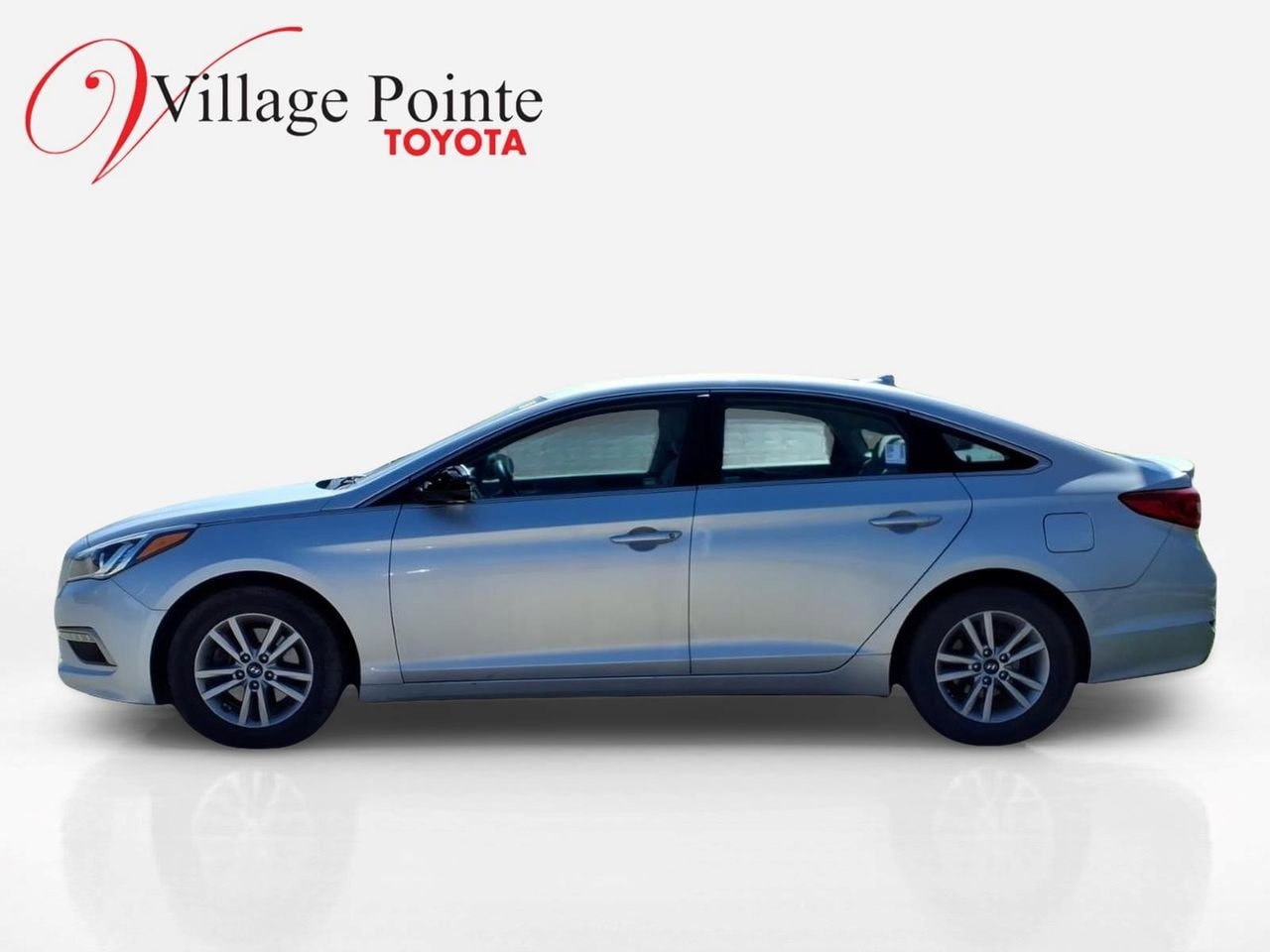 Used 2015 Hyundai Sonata SE image 1