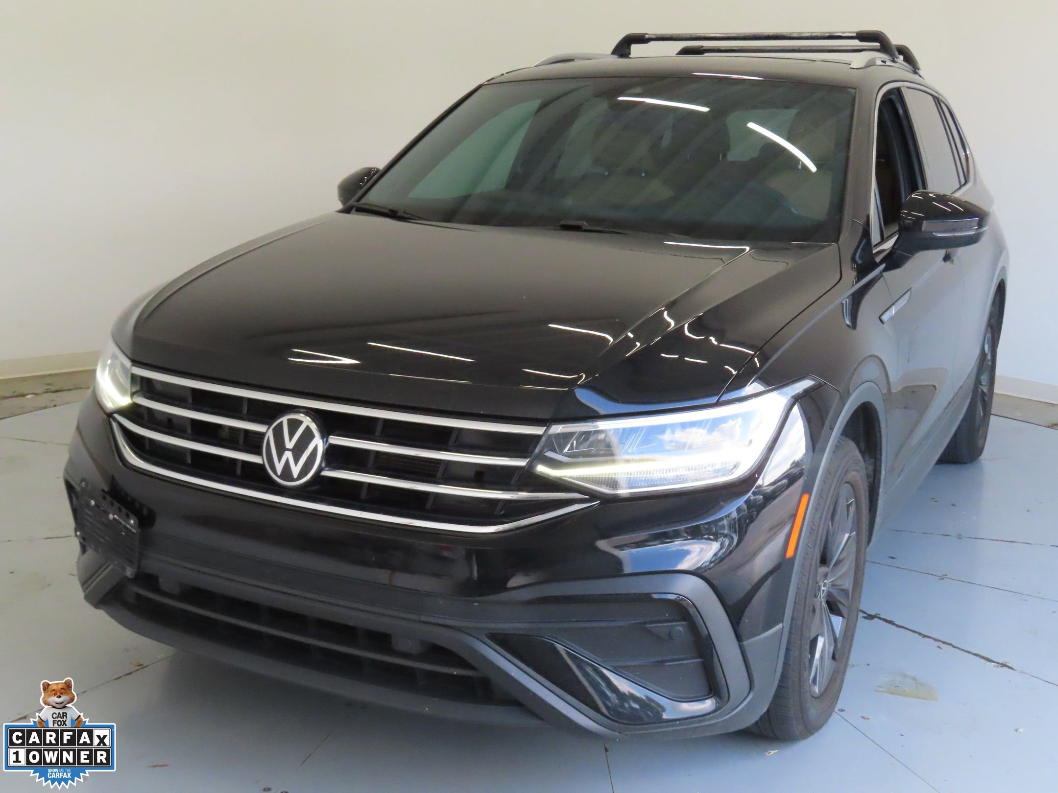 Used 2024 Volkswagen Tiguan SE FWD image 7