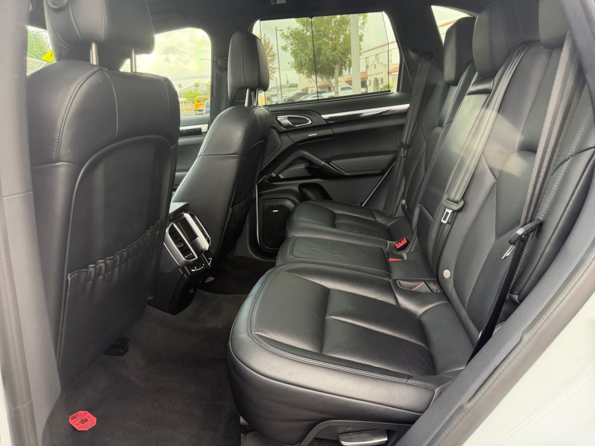 Used 2016 Porsche Cayenne S AWD/4WD image 19