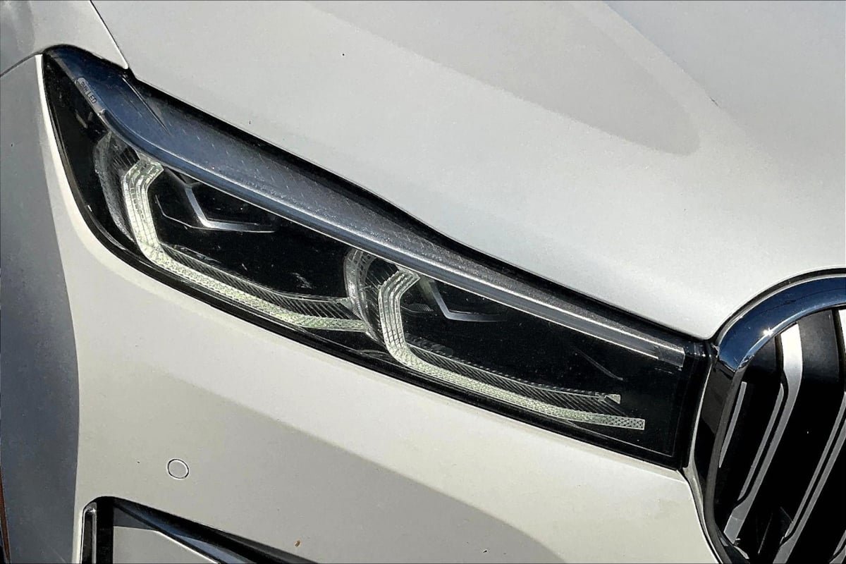 Used 2021 BMW 740i RWD image 29