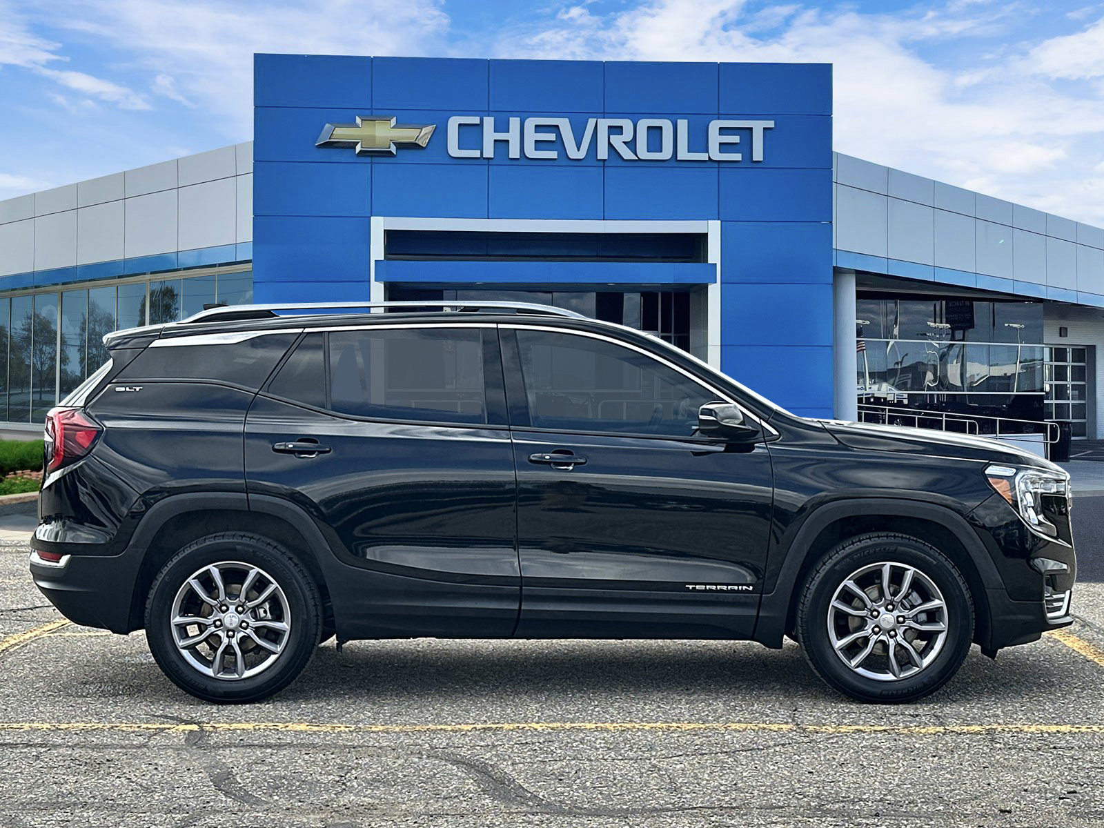 Certified 2023 GMC Terrain SLT AWD/4WD image 5